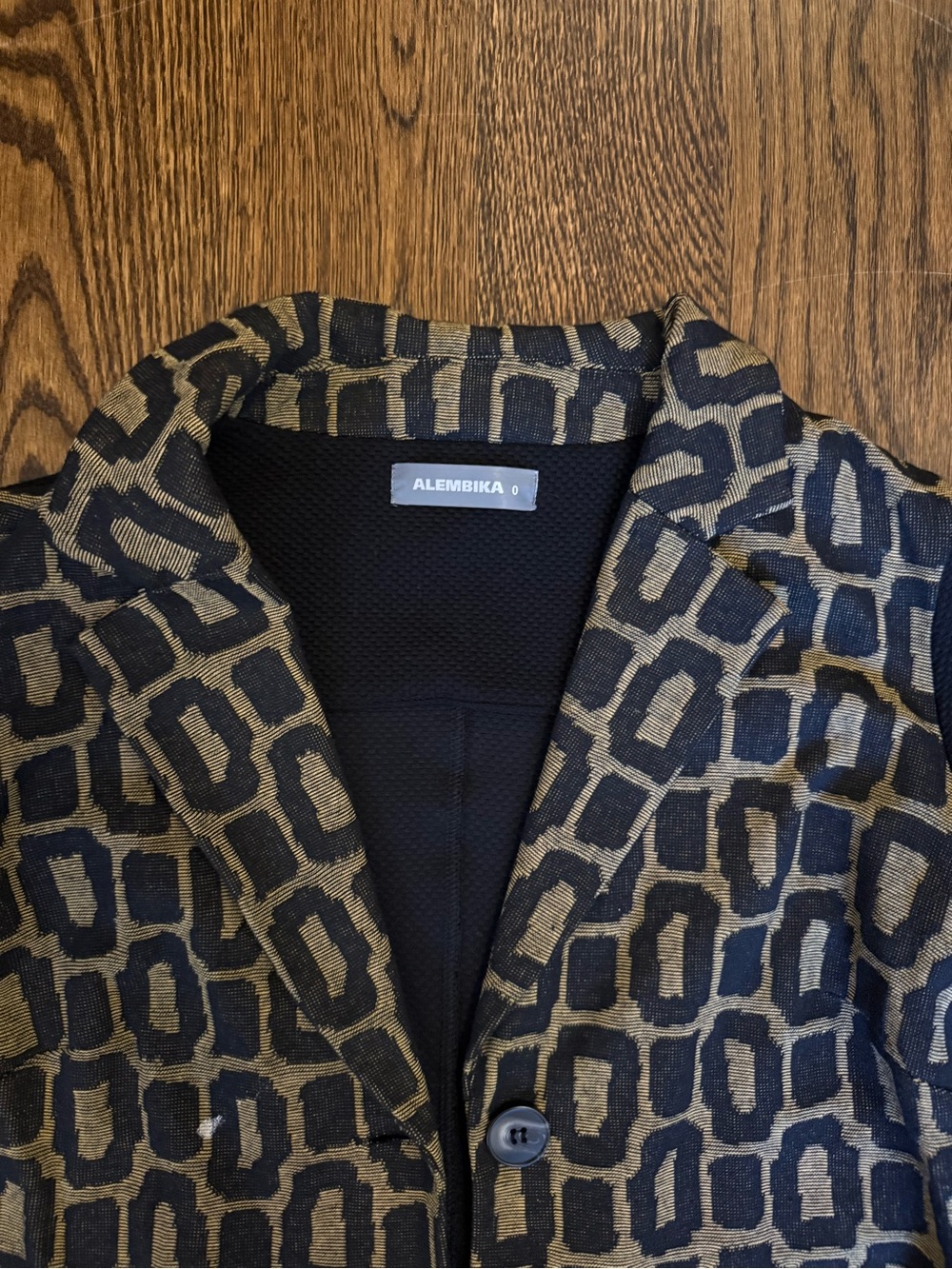 Patterned Tan & Black Single-Button Blazer - Picture 3 of 4